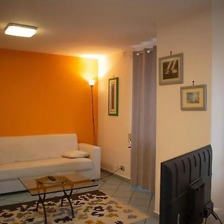 Domus Lord Byron Hébergement de vacances Formia